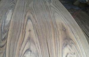 China African Natural Crown Cut Teak Veneer With Black Triped Texture factory