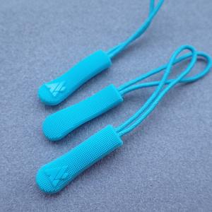 China Injection Molding PE ISO9001 Zipper Slider Puller on sale