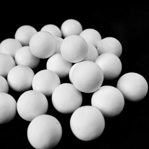 China High Thermal Conductivity 20 W/mK Alumina Ceramic Grinding Balls with 13mm-90mm Size Range and Acid Alkali Resistance pH 1-14 on sale