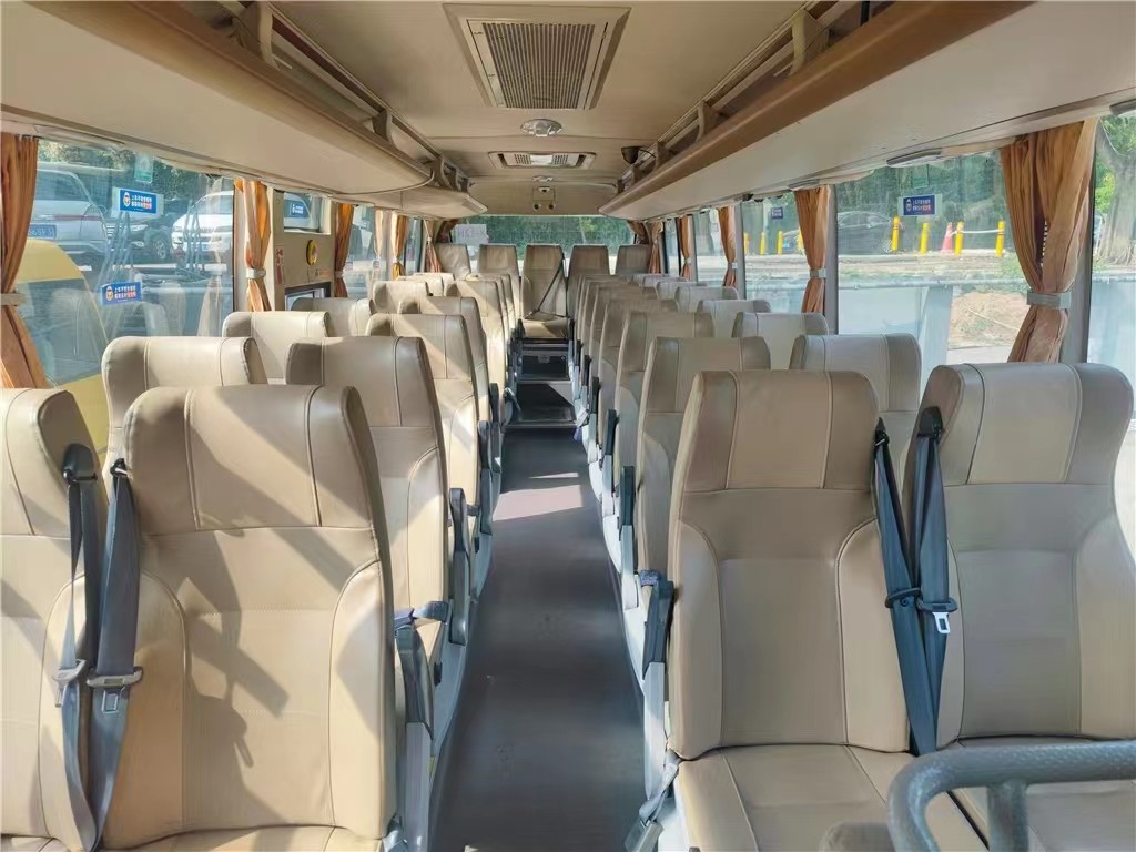 Passenger Bus Luxury Coach Used Yutong Zk6876 37seats Yuchai Rear Engine
