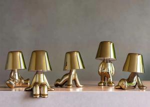 China Home Decor Eye Protection Table Lamp Made In China Iron Table Lamp USB Bedside Table Lamps factory