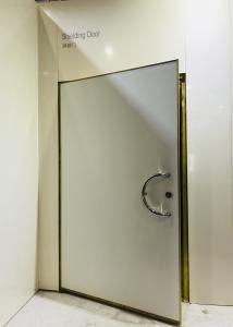 China Emi Rfi 2100mm X 1200mm Wire Mesh Door Cabinet Mri Room Shielding Material factory
