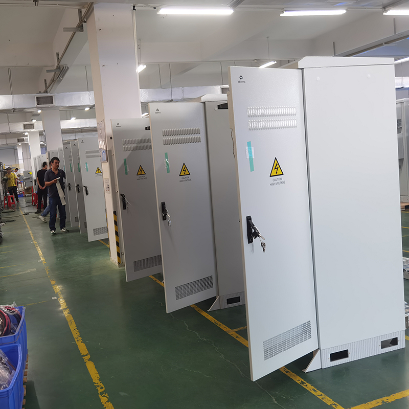 ISO14001 IP55-IP68 Outdoor Communication Cabinet With Air Conditioner Cooling System