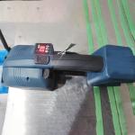 Handheld Electric Strapping Machine for Cardboard Packaging 3.1 KG 4.0Ah 50/60Hz