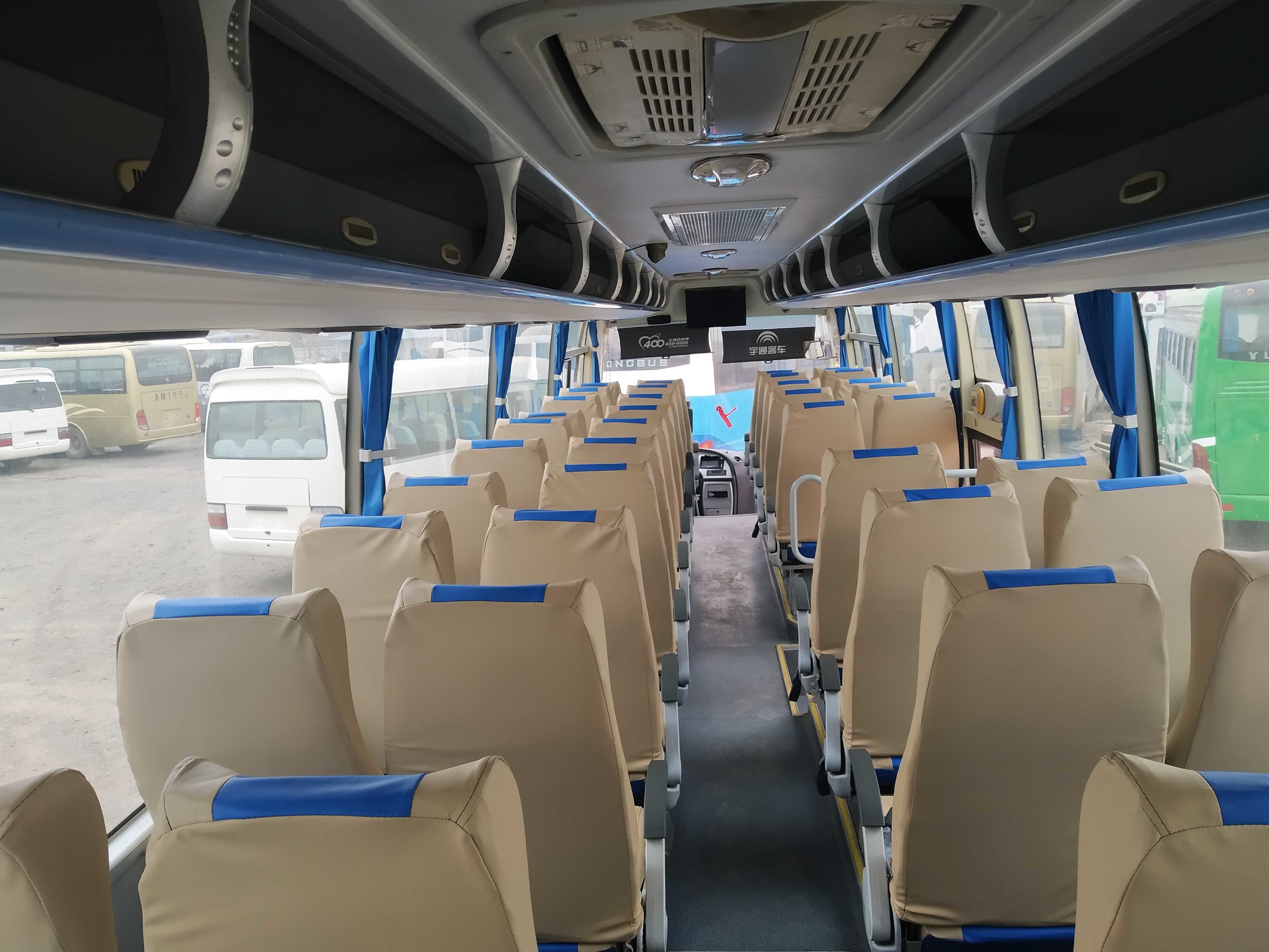 Used Commercial Bus Middle Door 49 Seats Weichai Engine Second Hand Young Tong Coach Bus ZK6110 LHD