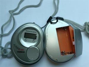 China Cartoon Pocket Radio Receiver Band Frequency 108MHz Mini Speaker Radio factory