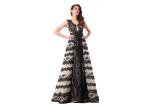 Black Color Embroidery Lace Long Evening Gowns / Sleeveless Prom Party Dress