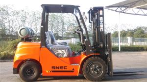 China 500mm Load Center Economical 3tons Petrol Engine Forklift with Adjustable Cab Location factory