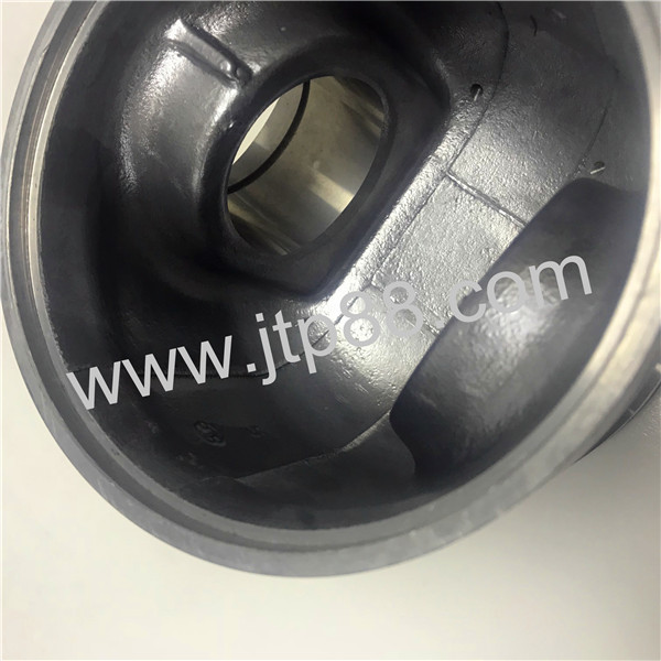 Korean Waewoo Diesel Engine Parts Piston D2366 65.02501-0031 With Black Color