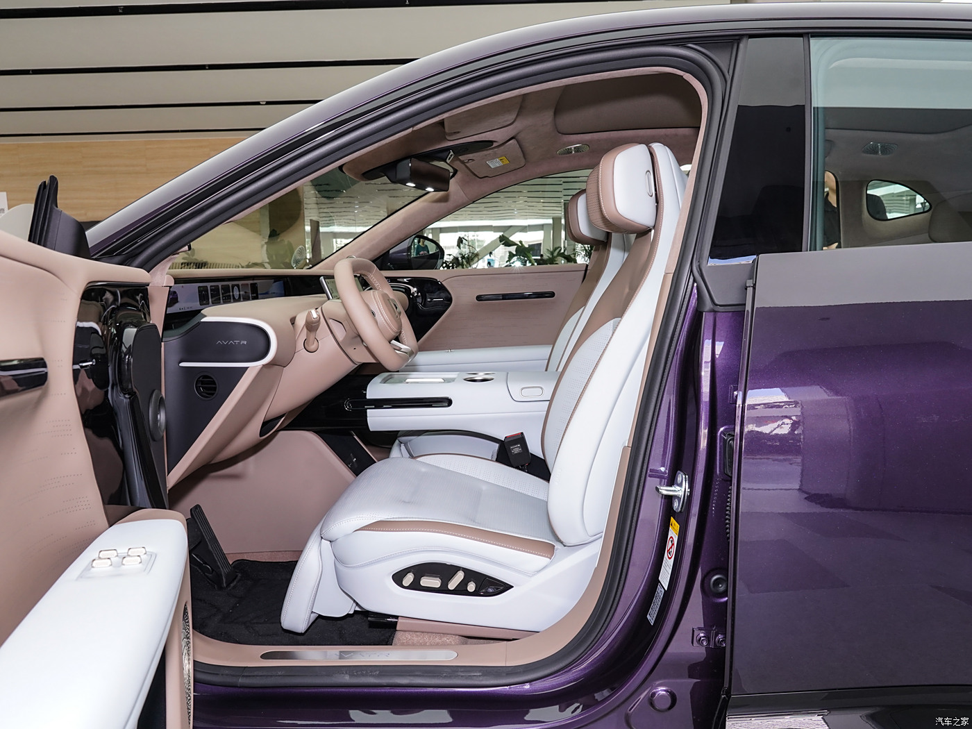 AVATR 07 2024 Pure Electric Extended Range 5 Door 5 Seat SUV Launched Model Maximum Speed 190km/h-200km/h Curb Weight 2240kg