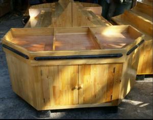 China Pinewood Vegetable Wood Storage Rack For Hypermarket / Fruit Display Stand For Supermarket factory
