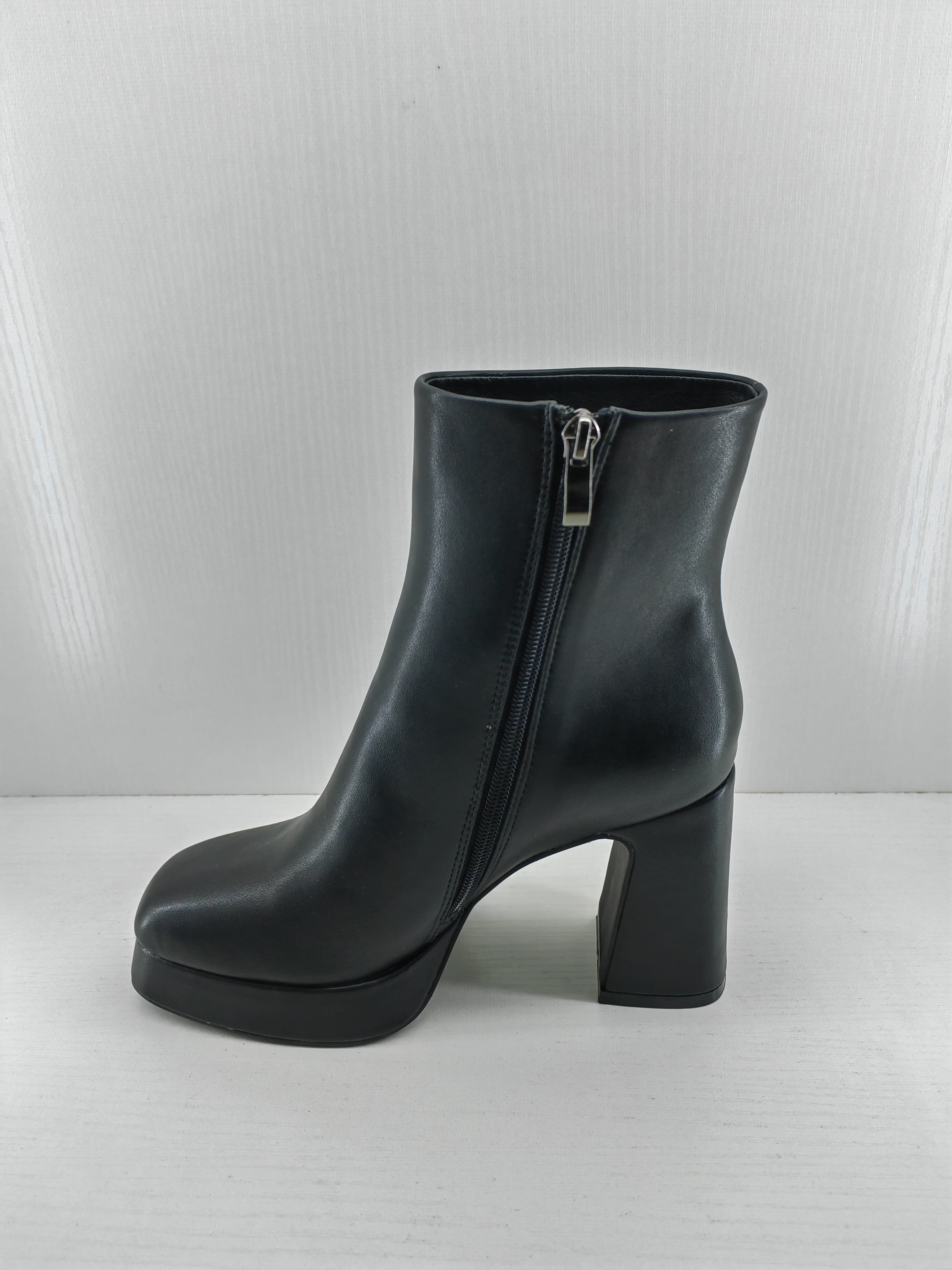 Versatile Round Toe Ladies Ankle Boots Black For Versatile And Stylish Outfits