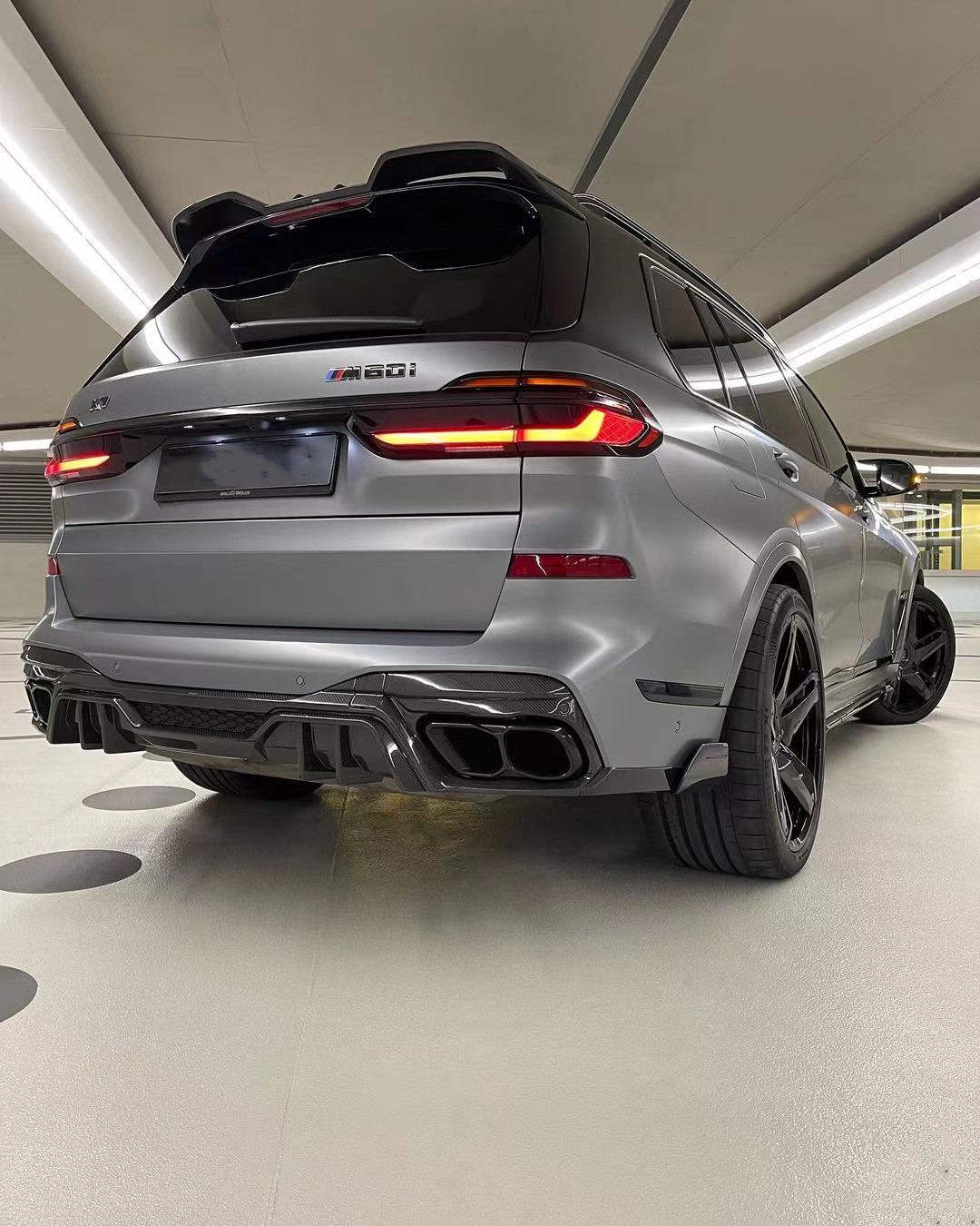 For BMW X7 Carbon Fiber Body Kit X7 Upgraded LD-style Carbon Fiber Front Lip Diffuser Spoiler Hood Body Kit