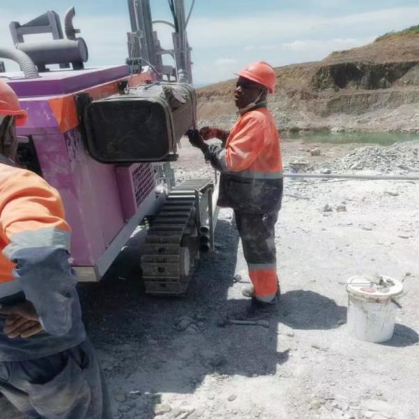 Crawler Drilling Rig Mining Machinery High Performance Separated DTH Drilling Machine