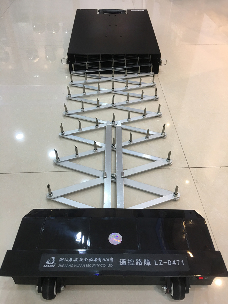 Remote Control Roadblock Used For Tire Deflation Device , Stainless Steel Nail
