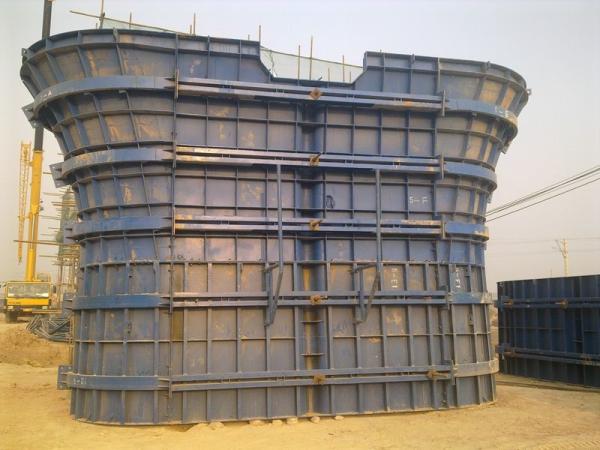 Q235 Steel Concrete Column Forms For Concrete Bridge Construction Painted