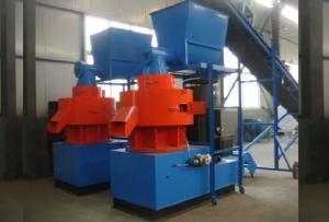 China Ring Die Sawdust Pellet Machine With Automatic Lubricant Pump factory