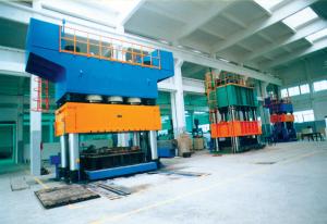 China Sheet Metal Stamping Press Machine , 2500 Ton Four Pillar Hydraulic Press factory