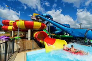 China Water Games Park Playground Swimming Pool Equipment Fiberglass Spiral Slide factory
