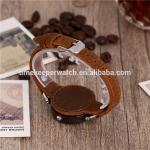 beautiful design made out of wood leather strap wood watch for ladies gift wrist