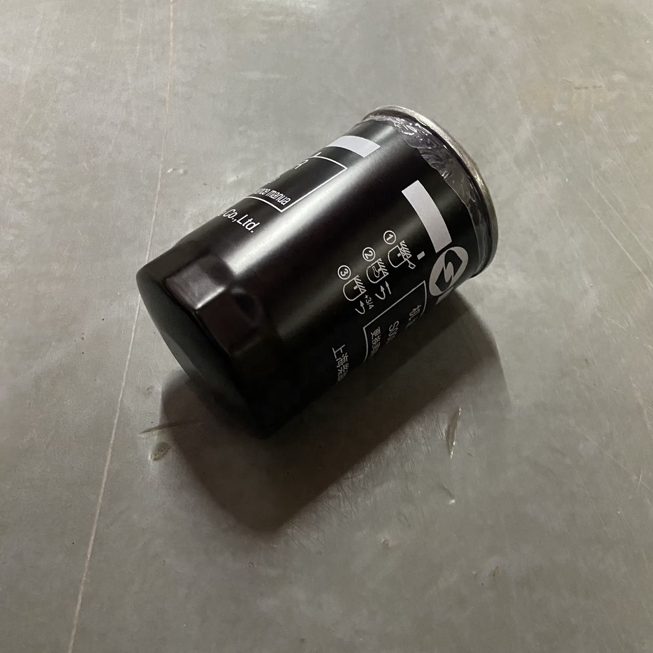 Maxus V80 T60 Oil Filter C00014634 with 9x9x13cm Dimensions and OEM Number