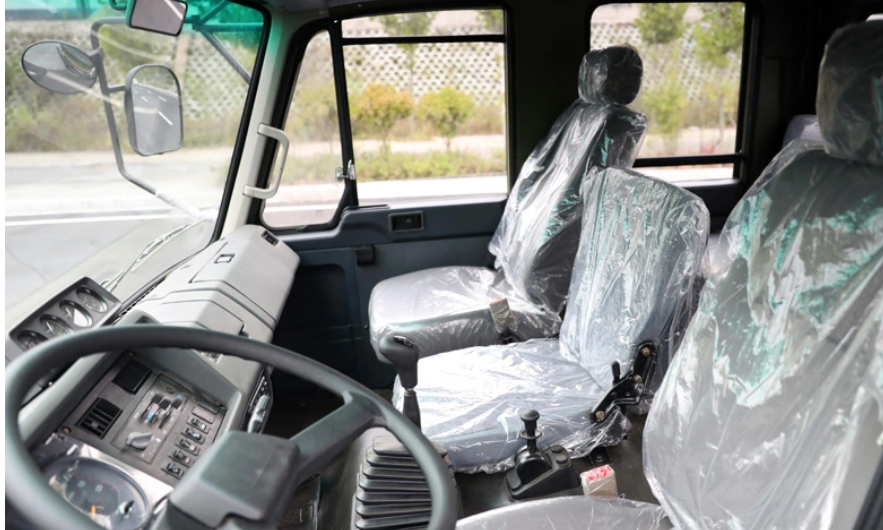 Off-Road Ready 2022 Dongfeng 4x4 6x6 Diesel Tarpaulin Truck with Single and Double Row