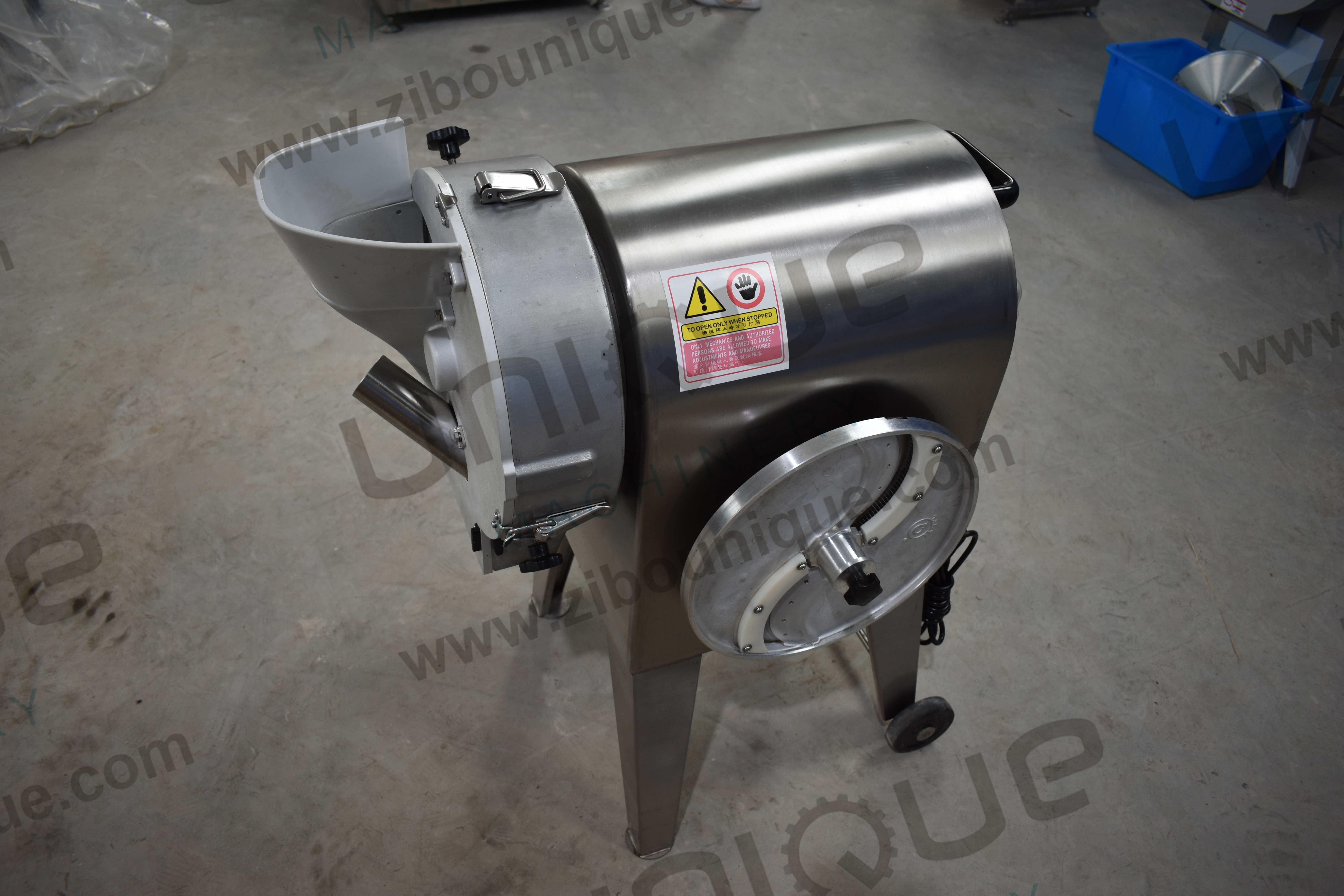 Potato Chips Cutting Machine with 750*480*890 mm Size and Industrial Onion Slicer Cutter