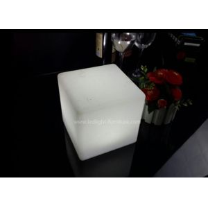 Wireless Square LED Cube Light , Battery Operated Light Up Cube Table Multi