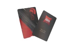 China HF RFID Hotel Magnetic Key Card Repeatable Smart Blank Key Card For Hotel Rooms factory