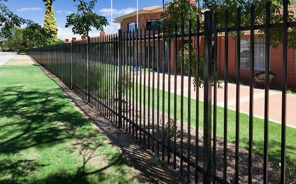 Spear Top Steel tubular Fence