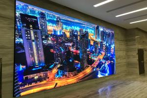 China Ultra Thin Indoor 1000x250mm Die Cast Aluminum Frame Fixed Led Display P1.9 factory