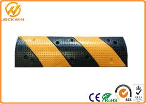China Gas Station Heavy Duty Car Rubber Speed Bump With Reflective 1000 * 300 * 50mm factory