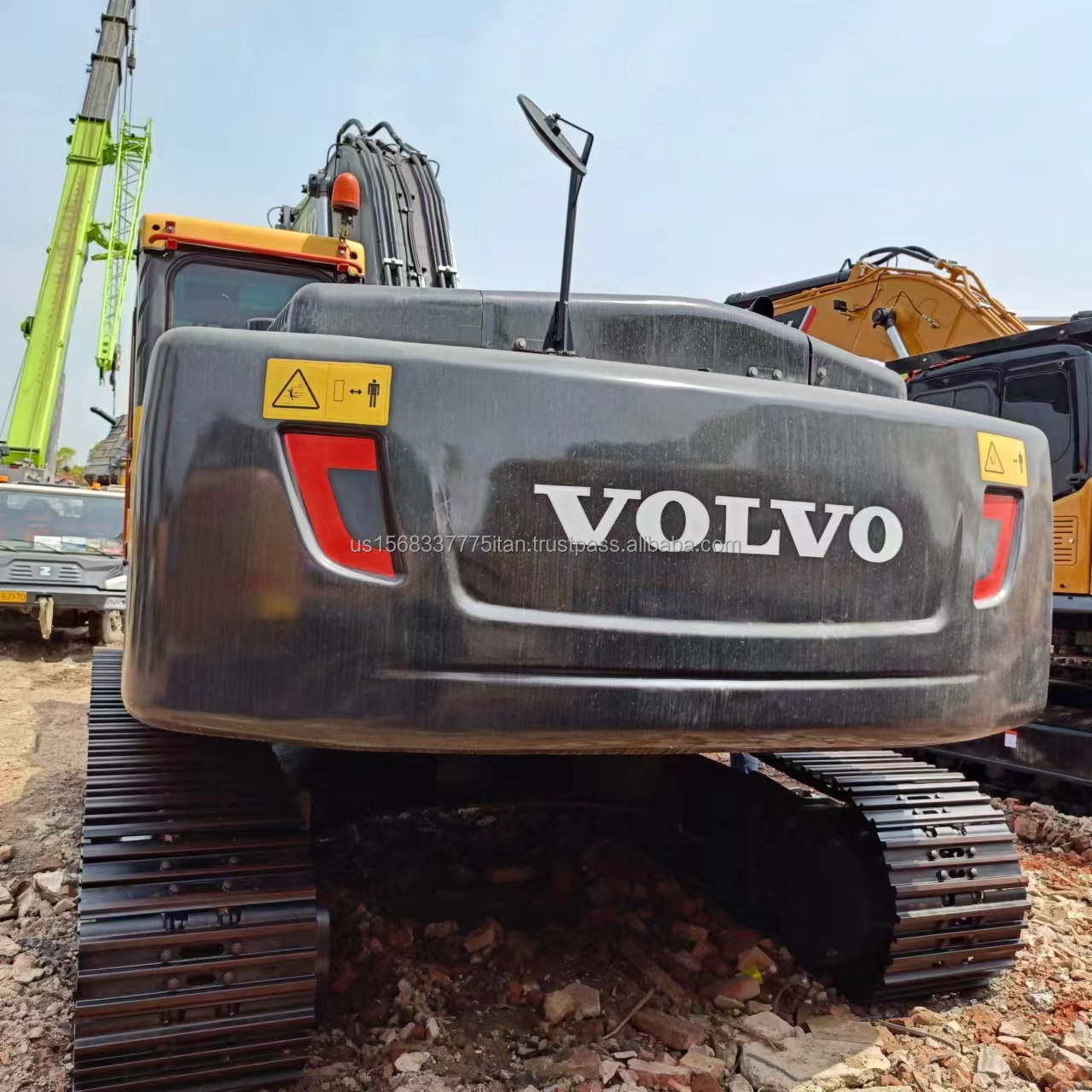 215 kw Used Crawler Excavator 29 Tons with Closed Cab in Japan Working Hours 0-2000