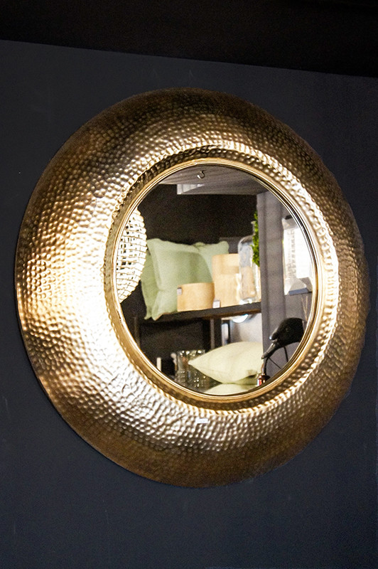 Custom Gold Hammered Scalloped Round Mirror For Hotel Villa Rooms