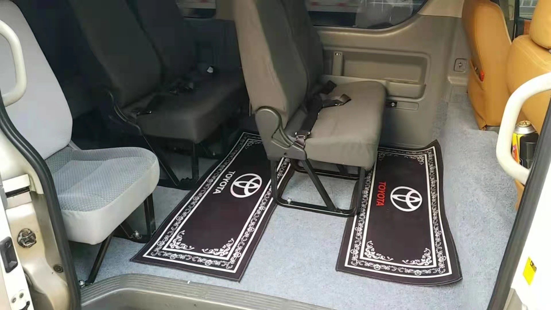 2014 Year 13 Seats Gasoline Toyota Hiace Used Mini Bus With High Roof Automatic Transmission