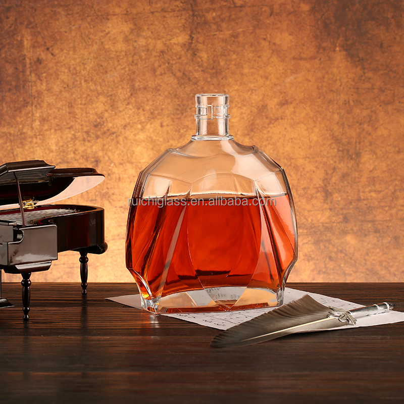 Hot Stamping High Quantity Whiskey Vodka Glass Bottles with Customizable Sealing Type