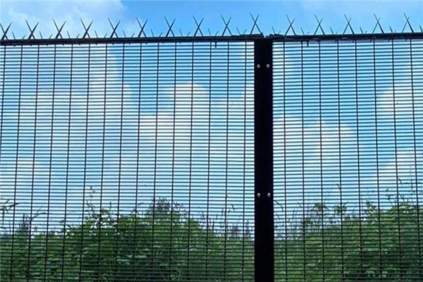 Bolts Included Garden 2.8mm Welded Wire Mesh Fencing Panels Pvc Coated Curved