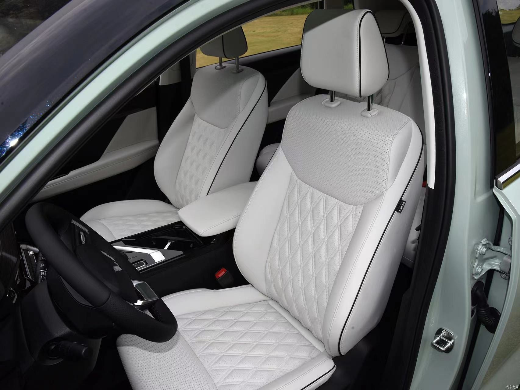 Wuling Xingchen Asta 1•5T CVT Automatic Xingyao Version Gasoline SUV With 5 Seat