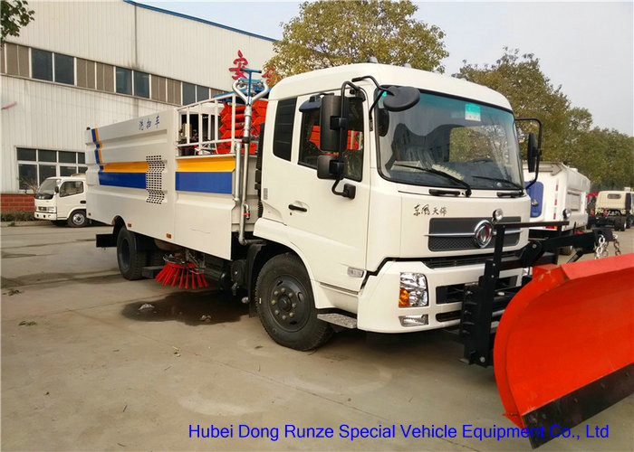 Multifunction Street Washing Truck With Hydraulic Scissor Manlift / Shovel Brushes