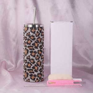 China Personalized 20 Oz Plastic Water Bottle Bling Rhinestone Tumbler Water Bottle With Handle And Straw Screw Lids Double Wall Insulation factory