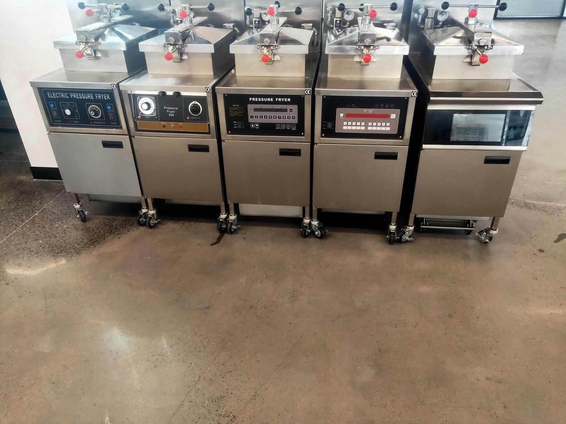 Electric 4HD Commercial Mechanical Panel Chicken Pressure Fryer With Auto Filtration