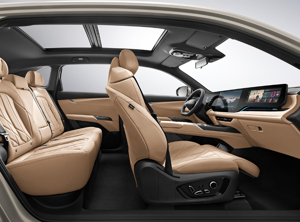 High Speed 5-Door 5-Seat Changan CS75 PLUS 1.5T SUV Hot Seller with Macpherson Front Suspension and Metal Roof Rack