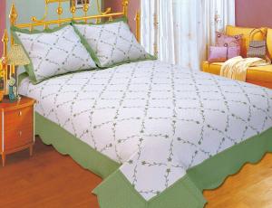 China Plain Color Floral Bedding Sets Silky Soft Touch For Home And Hotel factory