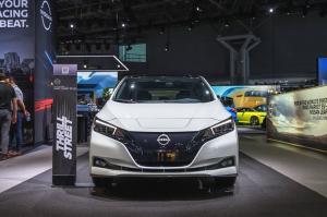 China gasoline -free with 180miles range for local travle at 2024 Nissan Leaf S hatchback new energy cars factory
