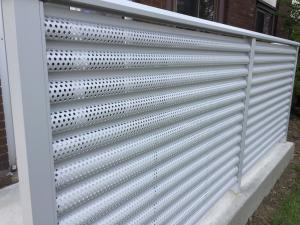 China Decortaion 1.5mm 2mm Stainless Steel Perforated Metal Mesh For Room Dividers factory