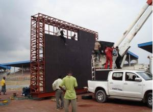 China Scoreboard LED Display Project for Football Stadium Perimeter P10 / P16 / P20 Outside factory