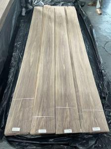 China High Quality American Walnut Crown Cut / Plain Cut Veneer For Hotel Decoration factory