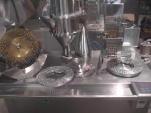 China Special Capsule Filling Machine , Semi Automatic Capsule Filler factory