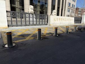 China Retractable 1000mm Height Electric Parking Bollards Car Park Security Posts factory