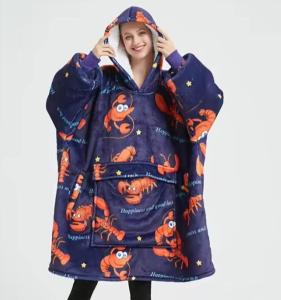 China Polyester Customized Wearable Oversized Hooded Blankets Machine Washable factory